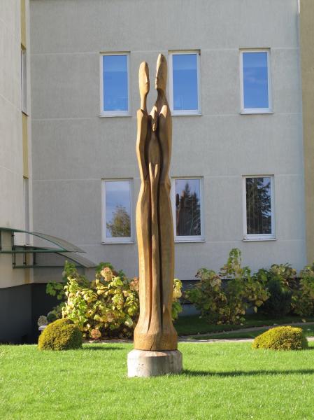Skulptūra „Šeima“ prie Pasvalio ligoninės